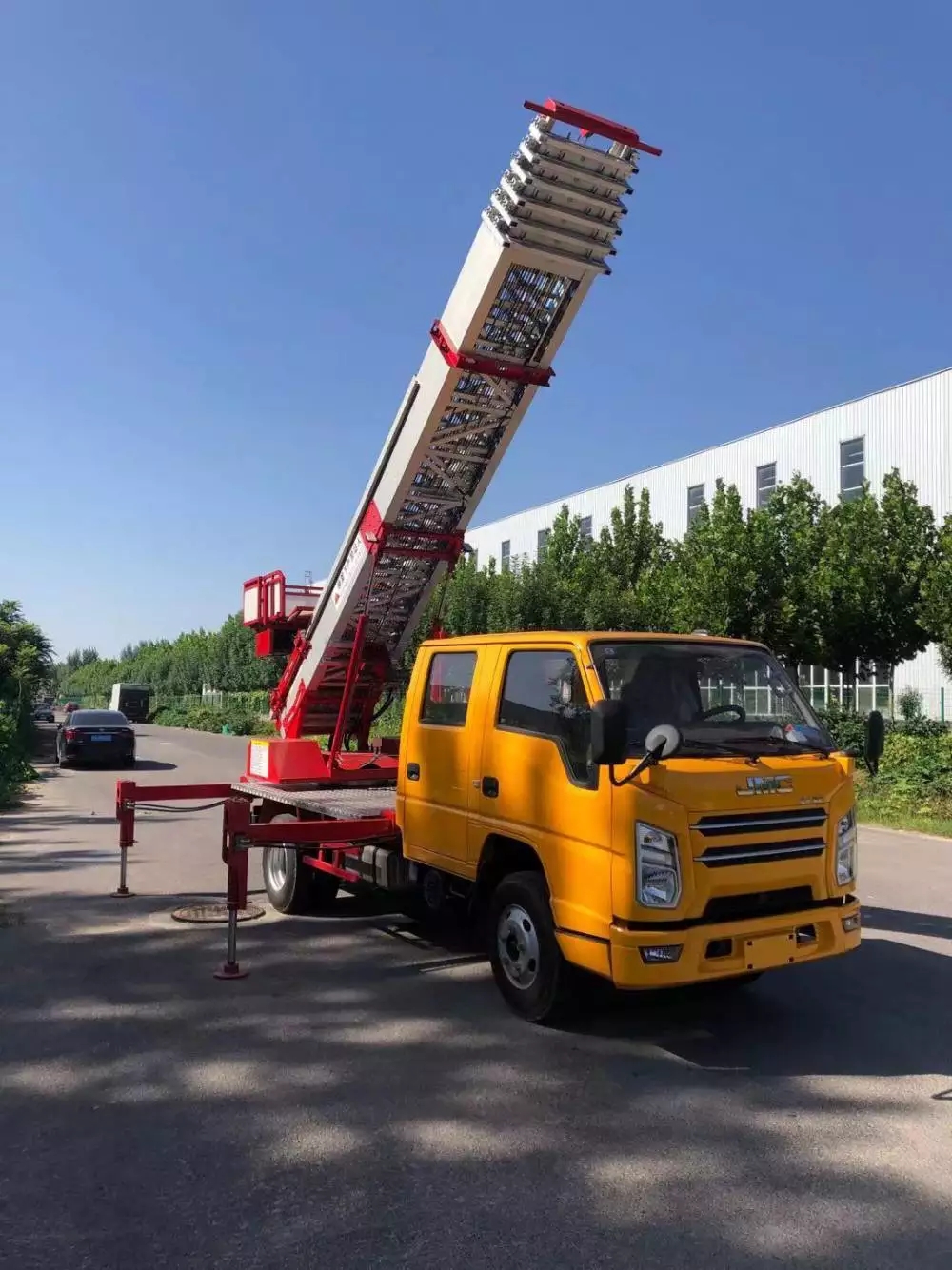 黟县附近的云梯车出租服务：轻松解决高空作业需求